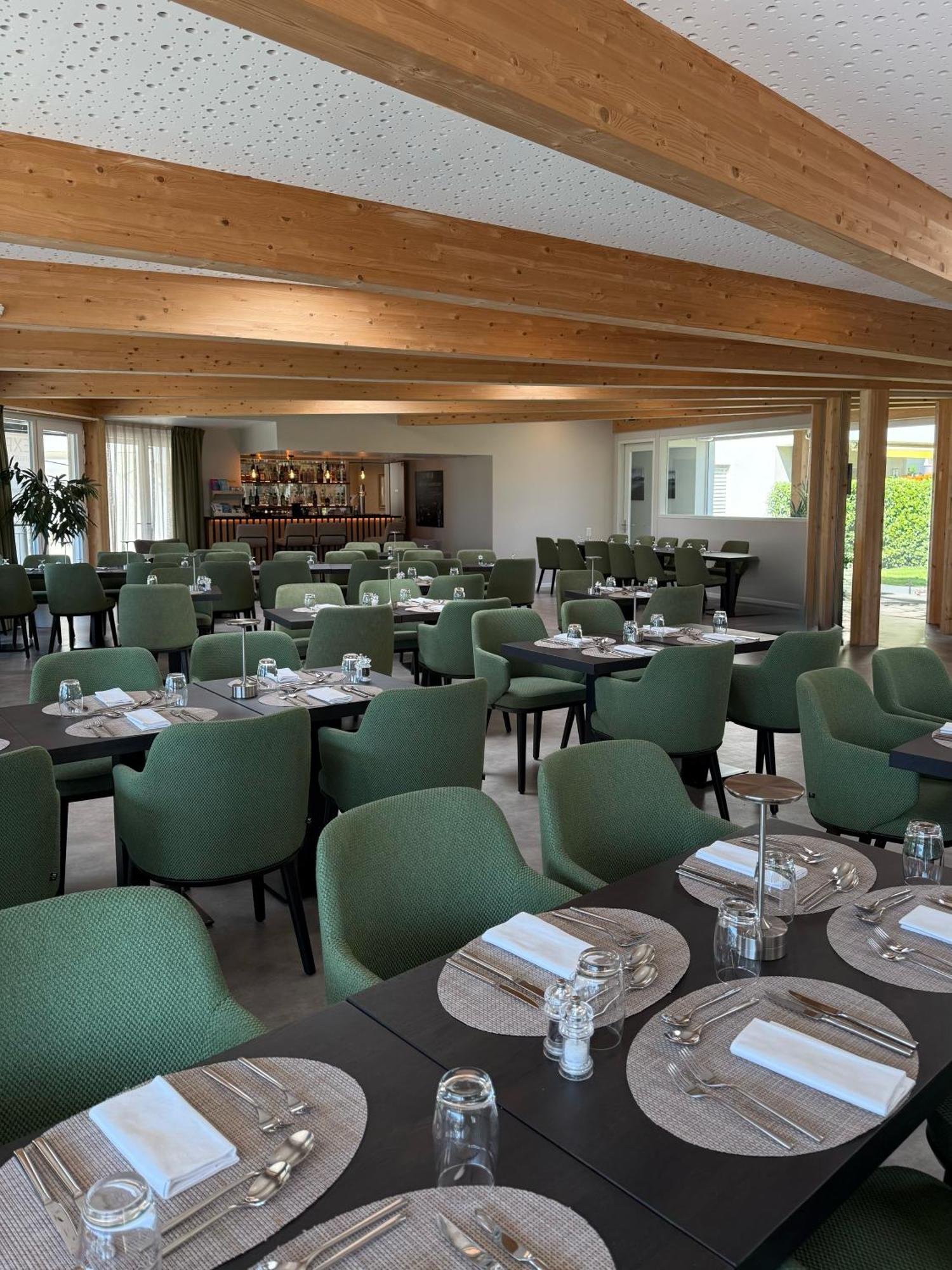 Alp Art Hotel Monthey Collombey-Muraz Extérieur photo