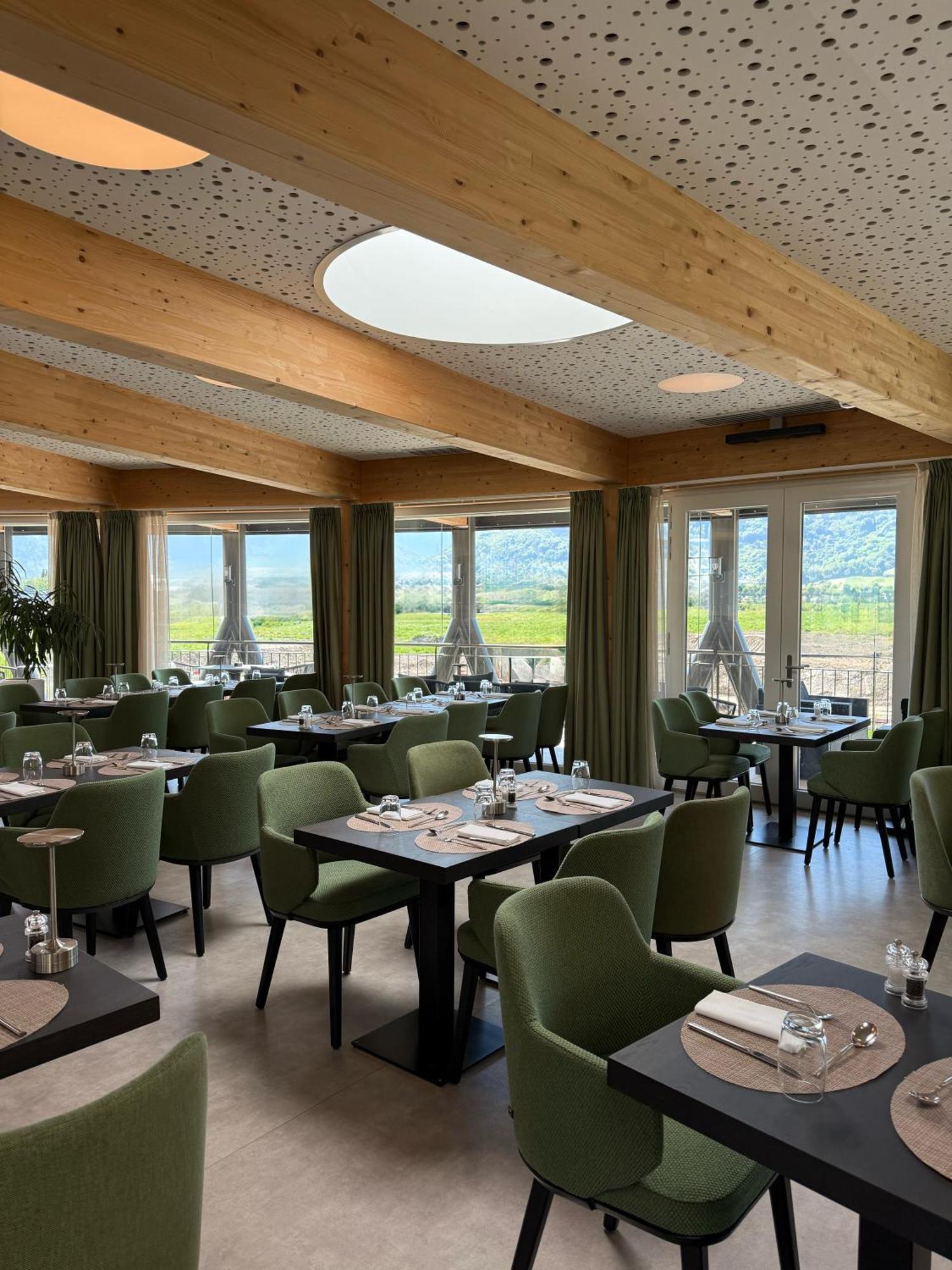 Alp Art Hotel Monthey Collombey-Muraz Extérieur photo
